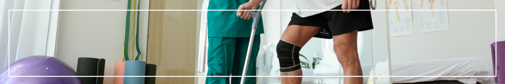 man with knee replacement in hospital